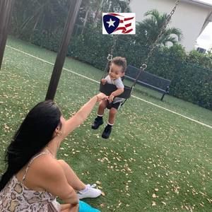 Meet your Posher, Felicia